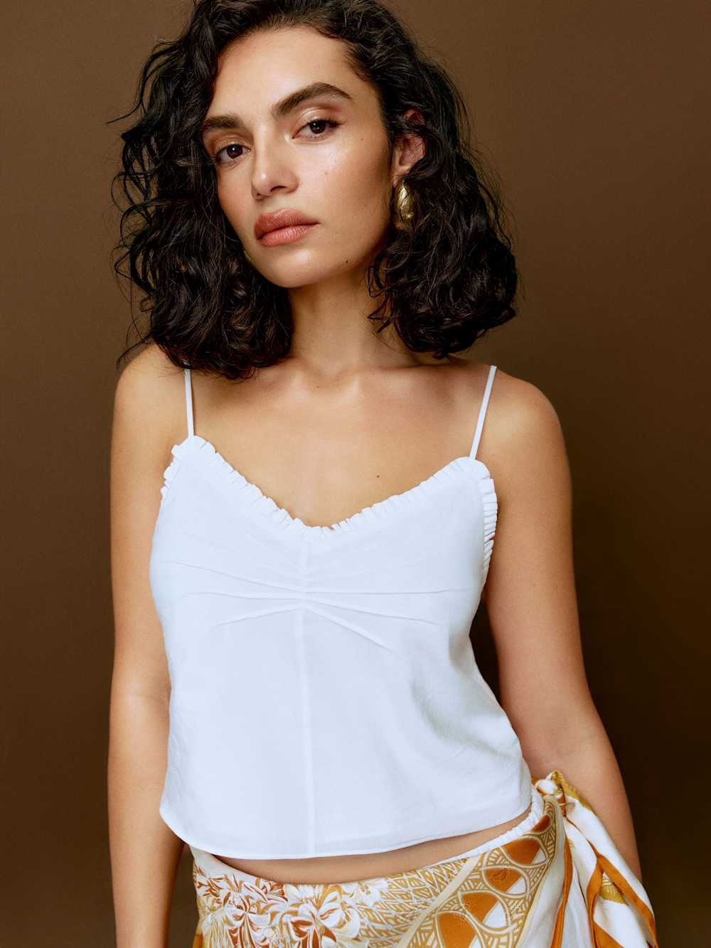 🤍 Women’s Reformation Strappy Olive Top in White 🤍